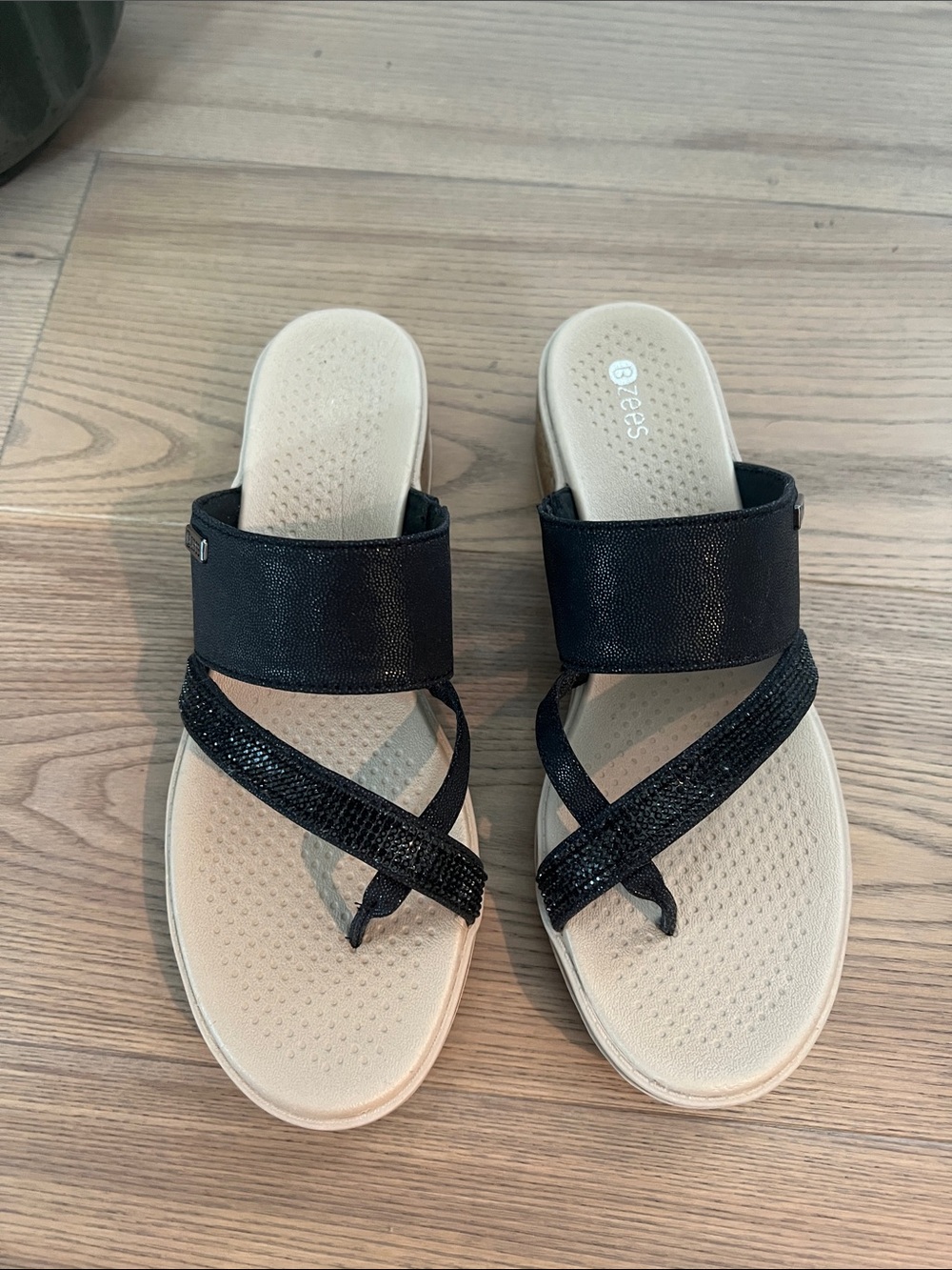 Bzees Black Crisscross Comfort Sandals for Women